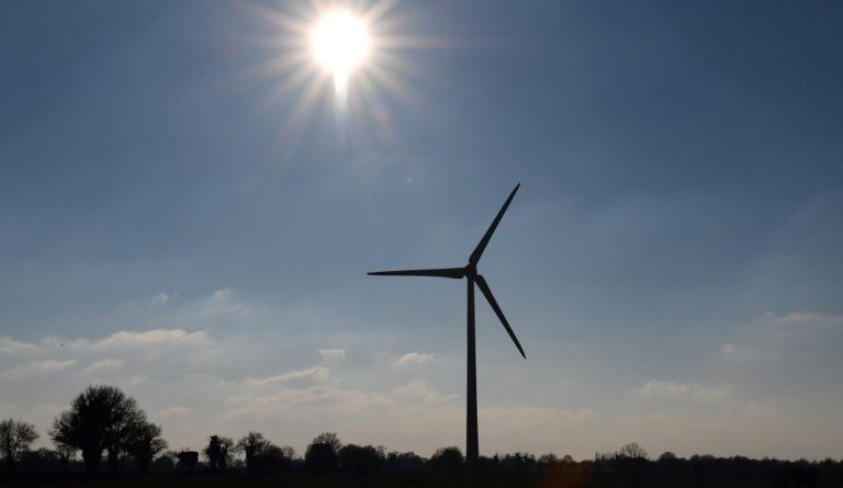 Χρηματοδότηση 300 εκατ. ευρώ για έργα ΑΠΕ στην Ελλάδα