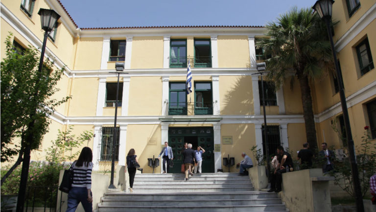 Ξεχωριστές έρευνες για πόθεν έσχες Μητσοτάκη και της συζύγου του