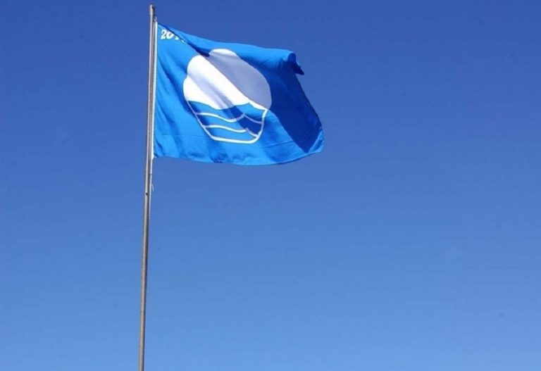 Οι 34 παραλίες του Ν. Χανίων που πήραν γαλάζια σημαία