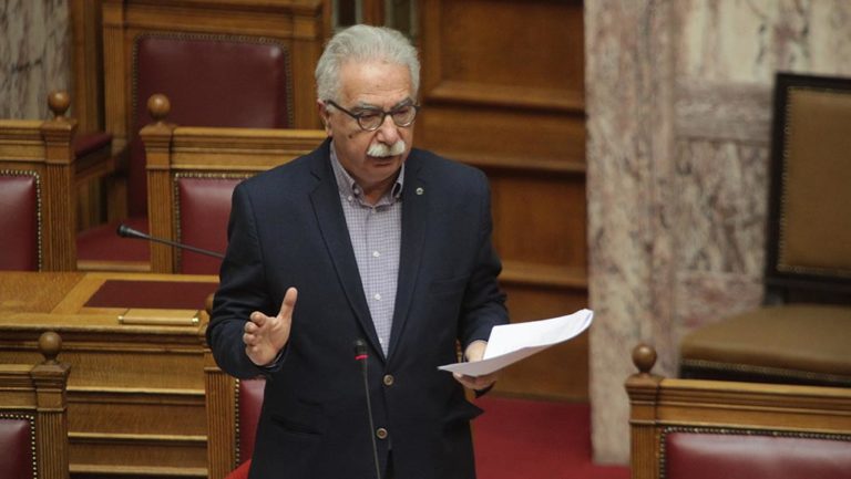 Κ. Γαβρόγλου: Προαναγγελία ρυθμίσεων για εξ αποστάσεως πτυχία, μεταπτυχιακά