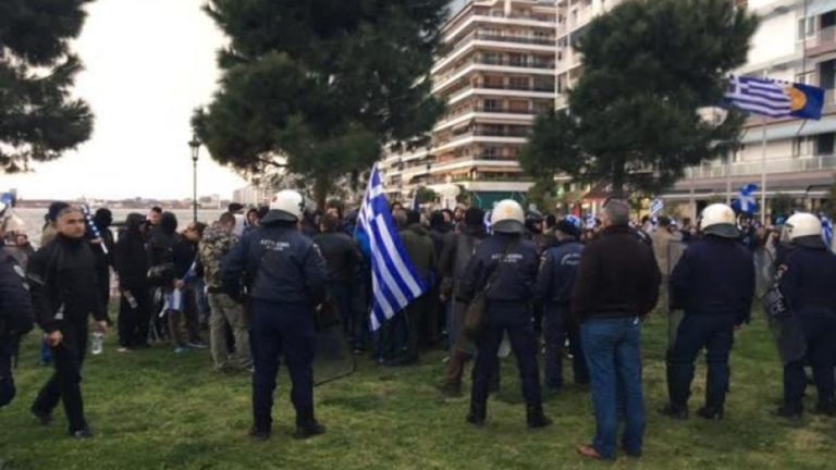 Ένταση μεταξύ αντεξουσιαστών – εθνικιστών στον Λευκό Πύργο