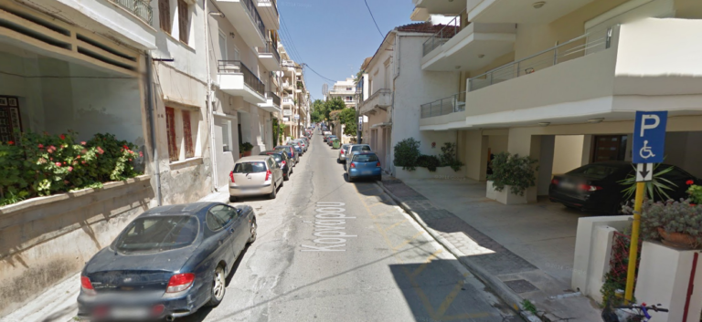 Χανιά: Συγκεντρώνουν υπογραφές για τα πεζοδρόμια