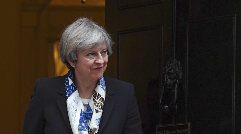 Τερέζα Μέι: Έτοιμοι να προχωρήσουμε με το Brexit