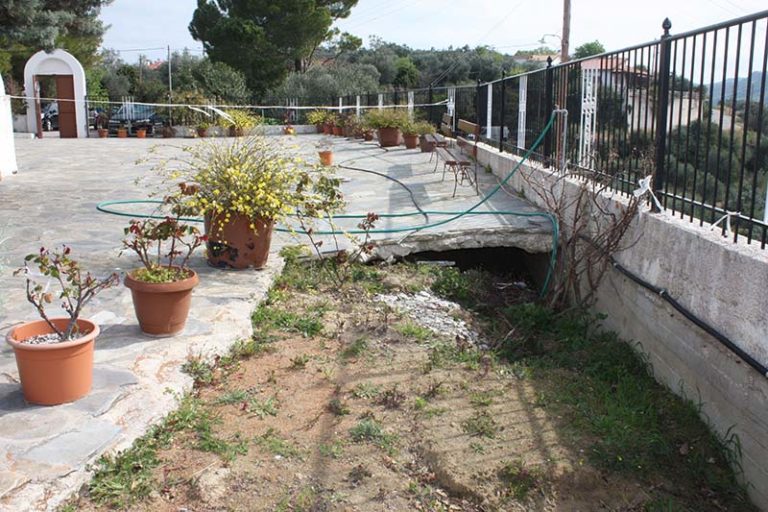 Κίνδυνος ατυχήματος στο μοναστήρι στο Λαμπέτι