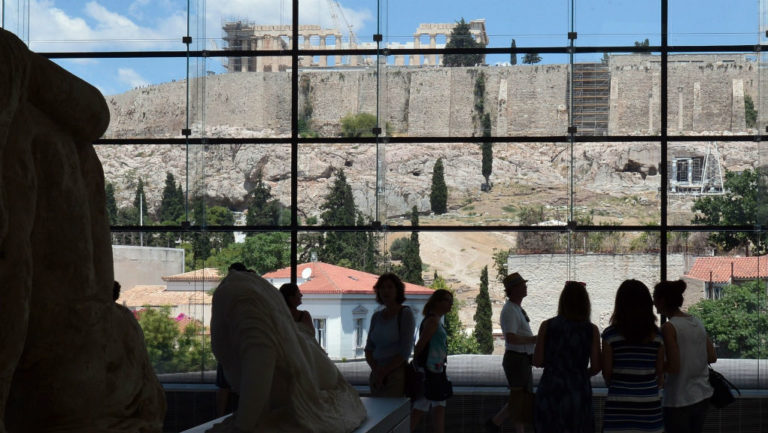 Έργα σύγχρονων εικαστικών θα διατίθενται στα μουσεία