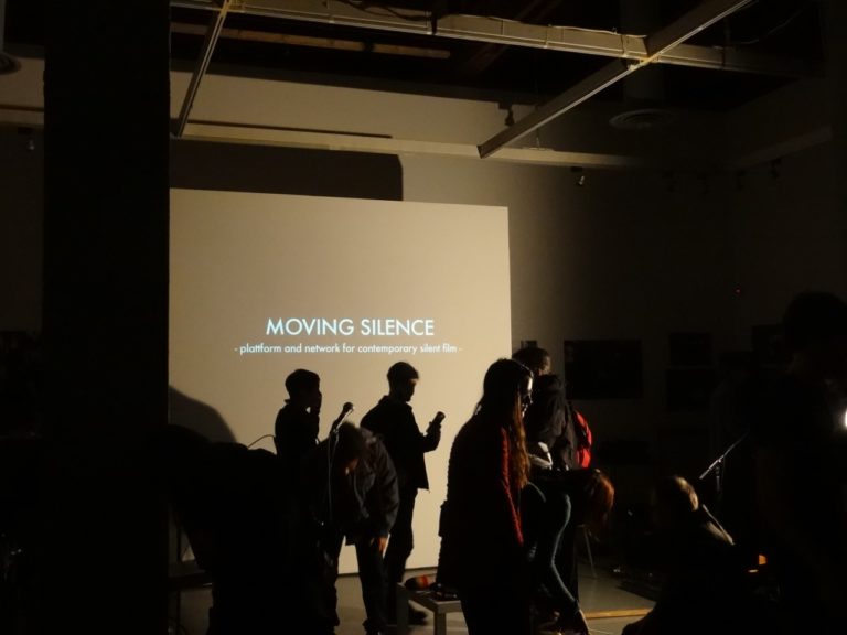 Μoving silence: μουσικοί της Θεσσαλονίκης “ντύνουν” με ζωντανή μουσική διεθνή φιλμ μικρού μήκους βωβού κινηματογράφου