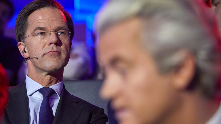 Πρώτο το κόμμα του Ρούτε στα exit poll – Αποδοχή ήττας από τον Βίλντερς (video)