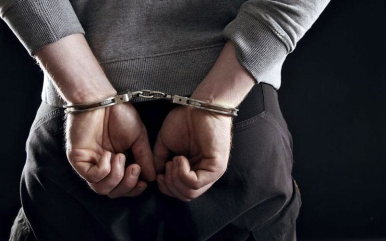 Συνελήφθη 26χρονος που κρατούσε ομήρους 23 αλλοδαπούς