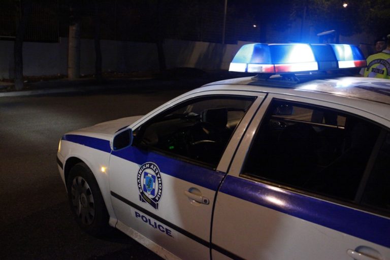 Επίθεση με μολότοφ στο Αστυνομικό Τμήμα Πεύκης