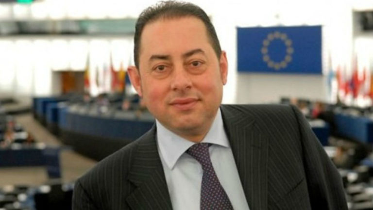 Πιτέλα: Ο Σόιμπλε παραμένει πρόβλημα για την Ευρώπη