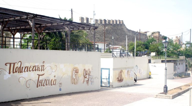 Σοβαρά επεισόδια  με έναν τραυματία στην Πολιτιστική Γειτονιά  Νεάπολης –Συκεών