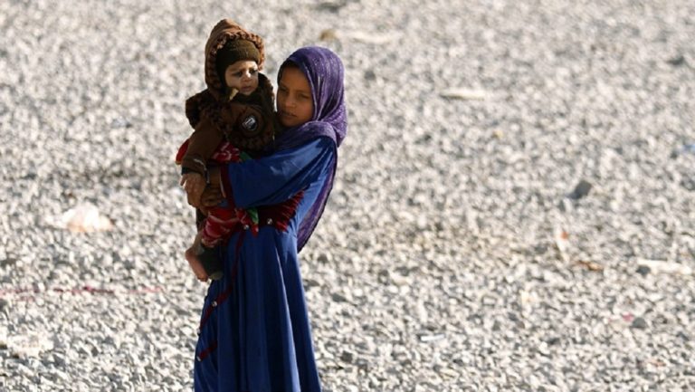 Κομισιόν: ‘Επρεπε να φεύγουν 3.000 πρόσφυγες από Ελλάδα κάθε μήνα