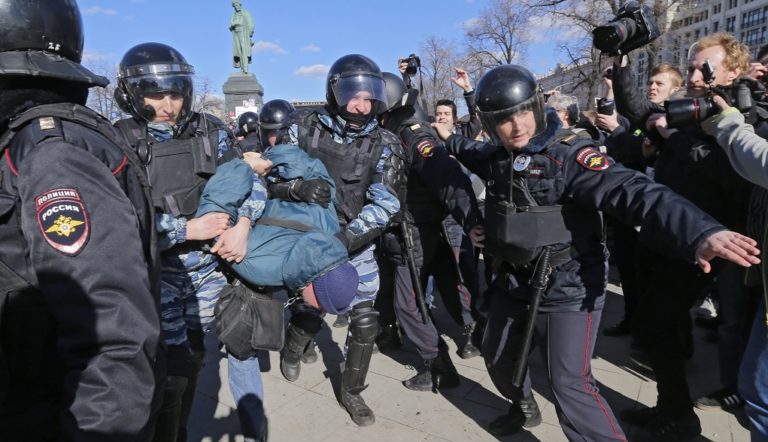 Στους δρόμους οι Ρώσοι κατά της διαφθοράς (video)