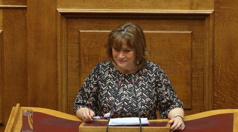 Η Αφ. Σταμπουλή για βοηθητικό προσωπικό σχολικών μονάδων