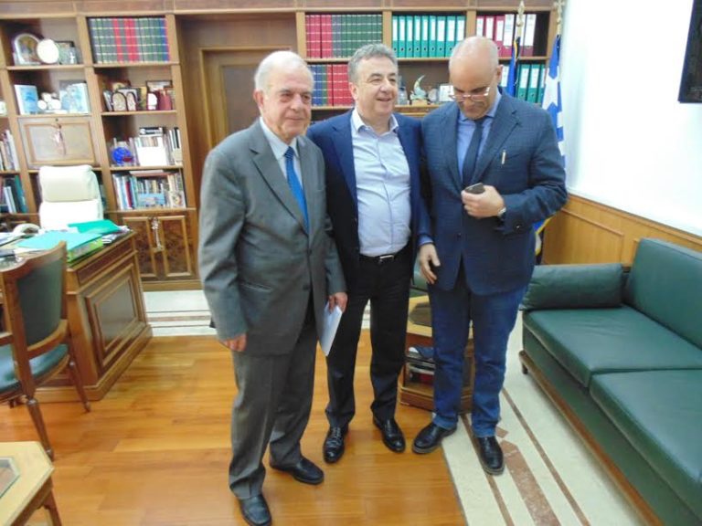 Προγράμματα 25 εκ. ευρώ στους δήμους Ηρακλείου και Χανίων