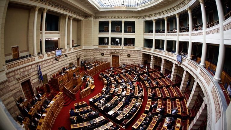 Βουλή: Αντιπαράθεση για τις μεταρρυθμίσεις στην Αυτοδιοίκηση