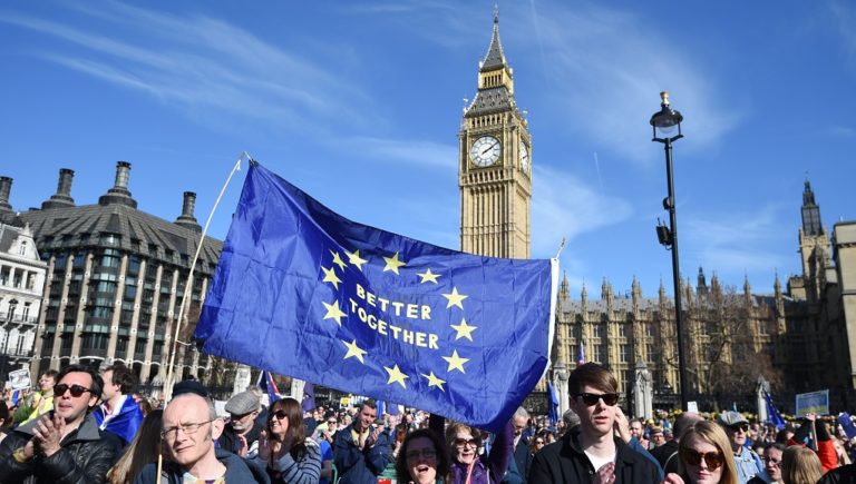 Στη βάσανο του διαλόγου το νομοσχέδιο για το Brexit