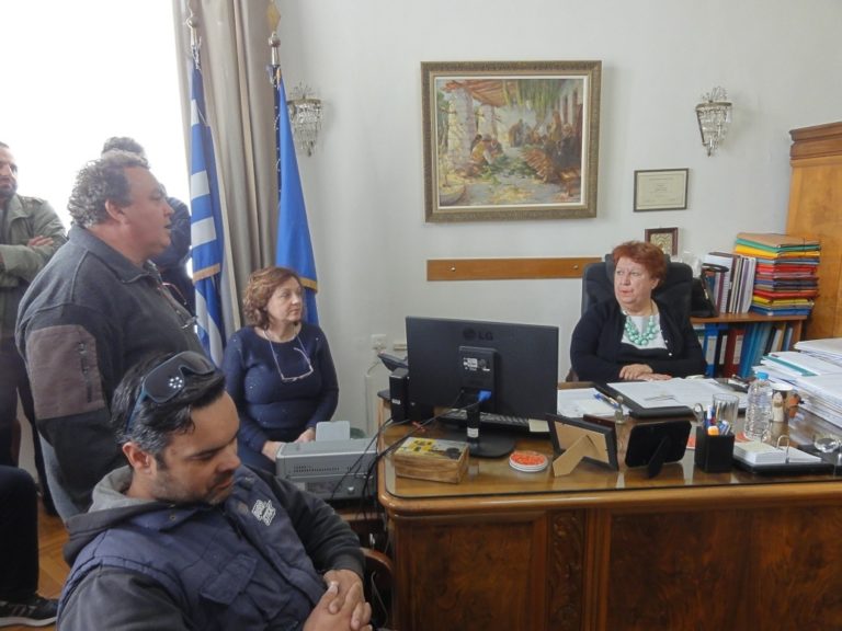 Καβάλα: Συνάντηση δημάρχου με απλήρωτους συμβασιούχους