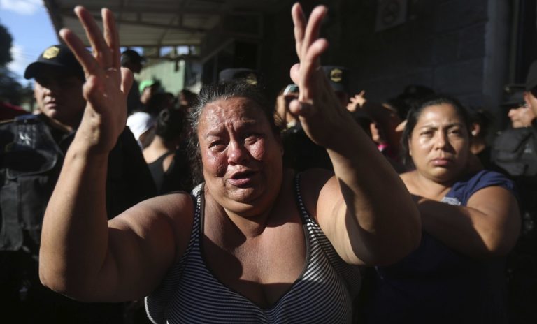 Γουατεμάλα: 29 κορίτσια νεκρά από πυρκαγιά σε ξενώνα ανηλίκων