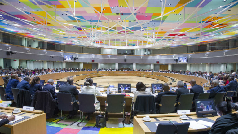 Οι αντιδράσεις των κομμάτων για το Eurogroup- Τι απαντά η κυβέρνηση (video)