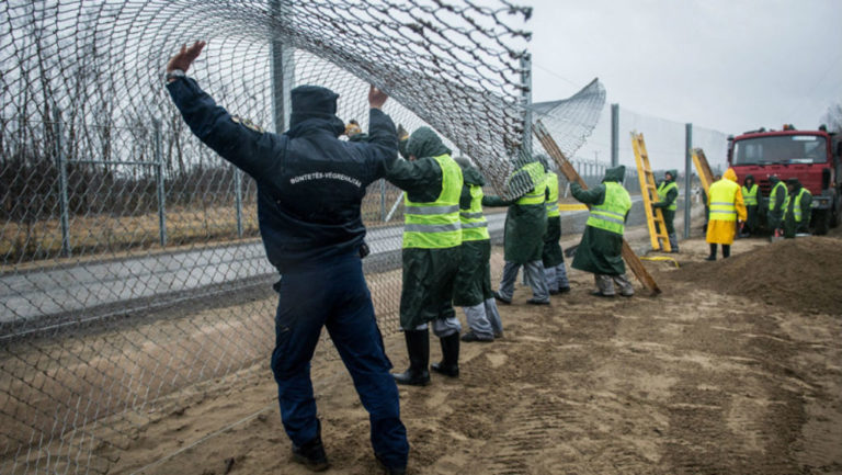 Ουγγαρία: Ολοκληρώθηκε η ανέγερση του δεύτερου φράκτη