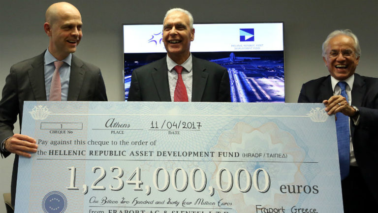 Στη Fraport έναντι 1,23 δισ. τα 14 περιφερειακά αεροδρόμια (video)