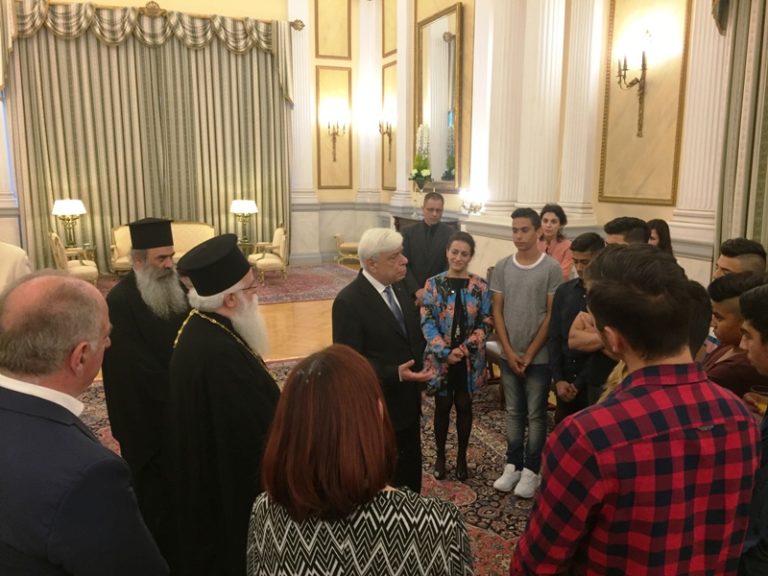 Επίσκεψη του Μητροπολίτη Δημητριάδος και νέων Ρομά στον Πρόεδρο της Δημοκρατίας