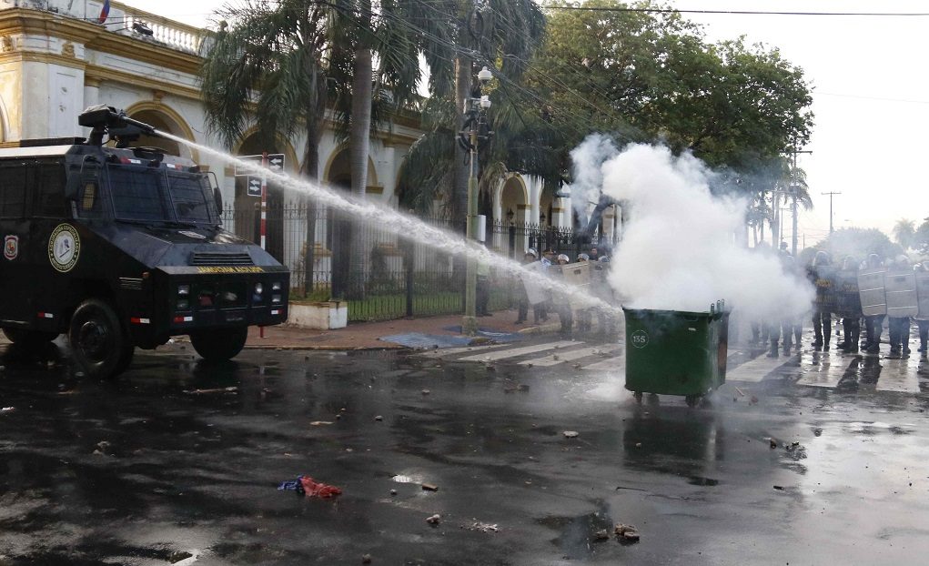 Πολιτικές ταραχές στην Παραγουάη (video)