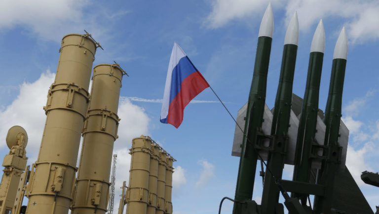 Συμφωνία Ρωσίας-Τουρκίας για αγορά των αντιαεροπορικών πυραύλων S-400