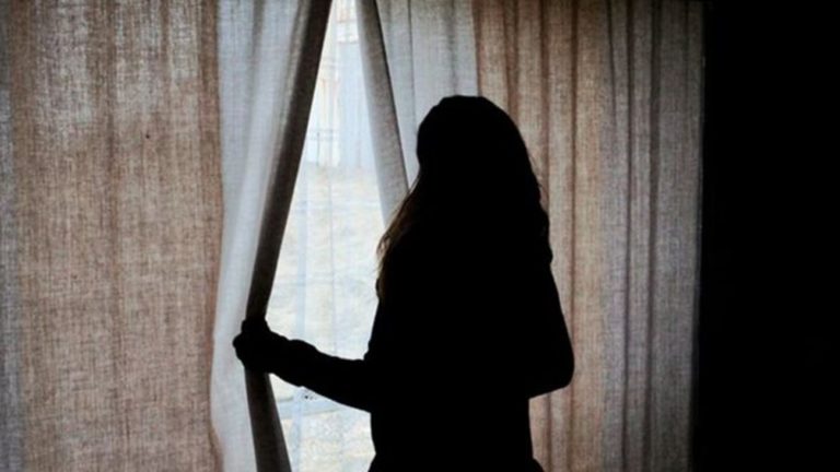 Συνελήφθη 47χρονος που παρενοχλούσε ανήλικη κοπέλα