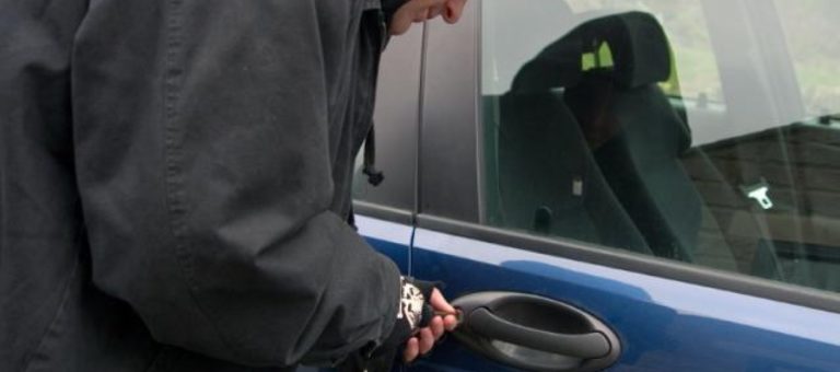 Συνελήφθη επ’ αυτοφώρω 34χρονος διαρρήκτης αυτοκινήτων στην Καλαμαριά