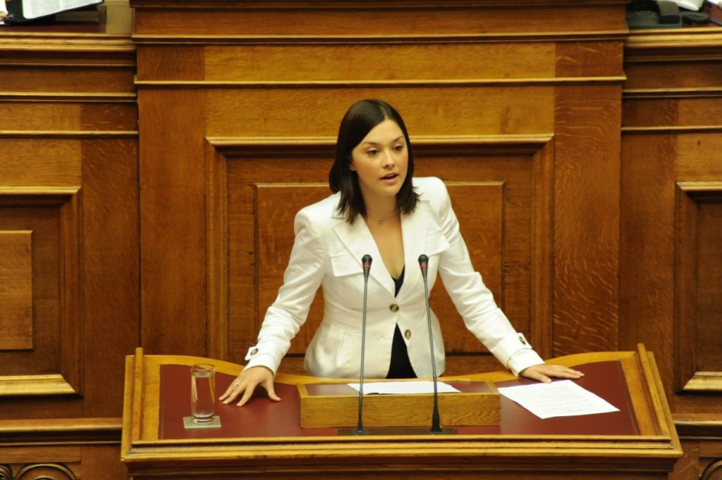 Ν. Γιαννακοπούλου: “Η κυβέρνηση έφερε τον λαό σε χειρότερη θέση” (audio)