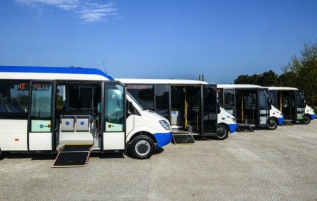 Ηράκλειο: Με δύο ηλεκτροκίνητα Mini Bus ενισχύεται ο Δήμος