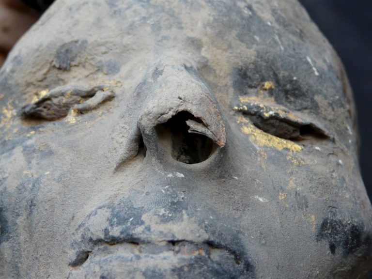 Λούξορ: Έξι μούμιες ανακαλύφθηκαν μέσα σε φαραωνικό τάφο
