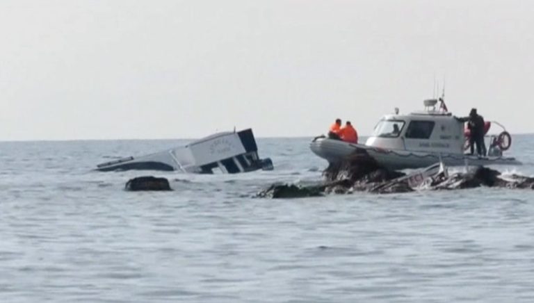 Λέσβος: Τουλάχιστον 16 νεκροί πρόσφυγες σε ναυάγιο (video)