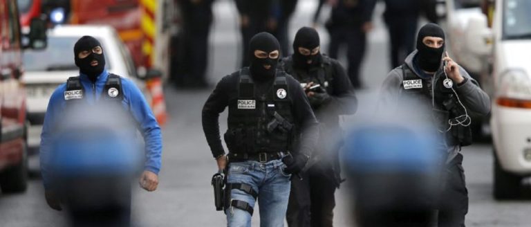 Παρίσι: Ξεκίνησε η δίκη 20 τζιχαντιστών για τρομοκρατική επίθεση σε σούπερ μάρκετ
