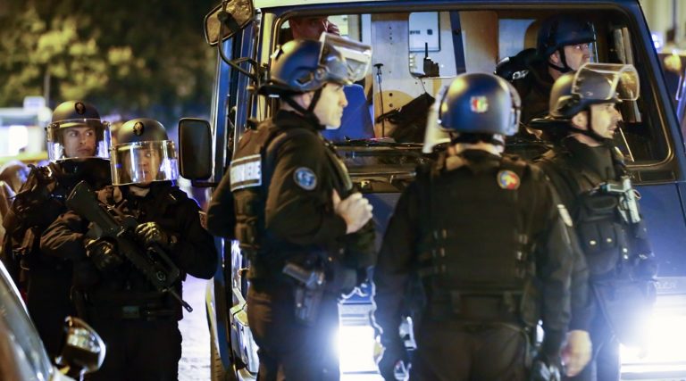 «Μανιφέστο» και Κοράνι κοντά στο πτώμα του δράστη στο Παρίσι