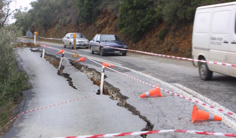 Στα 800.000 ευρώ η αποκατάσταση ζημιών στο οδικό δίκτυο της Π.Ε. Μαγνησίας