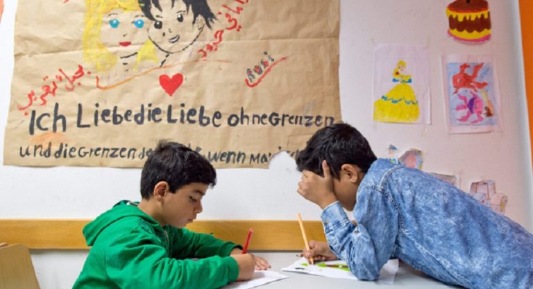 H προσφυγική κρίση και η ιδιωτικοποίηση στην εκπαίδευση