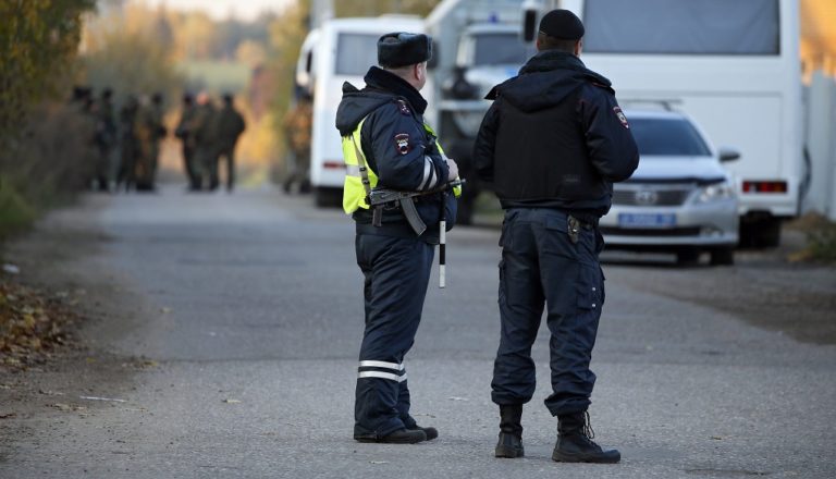 Ρωσία: Επίθεση με μαχαίρια εναντίον αστυνομικών στην πόλη Κασπίσκ