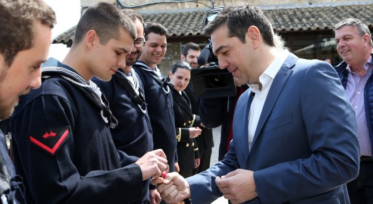 Αλ. Τσίπρας: Όλοι μαζί μπορούμε να κρατήσουμε τη χώρα όρθια (video)