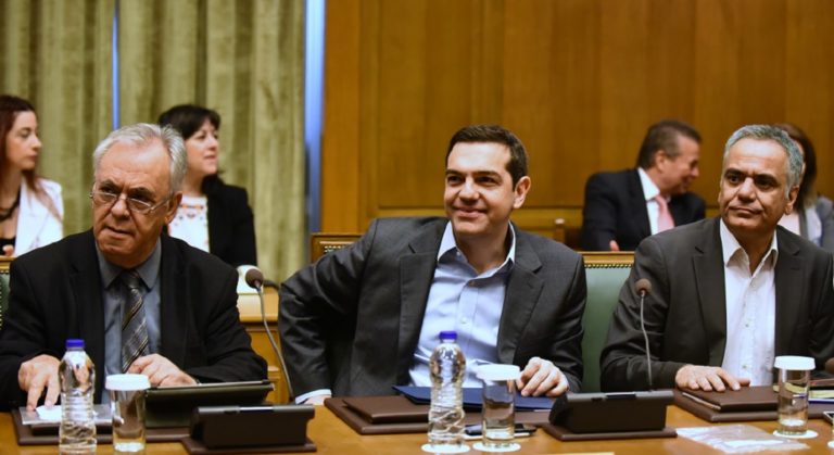 Πολιτική αντεπίθεση για έξοδο από τα μνημόνια ζήτησε ο Πρωθυπουργός (video)