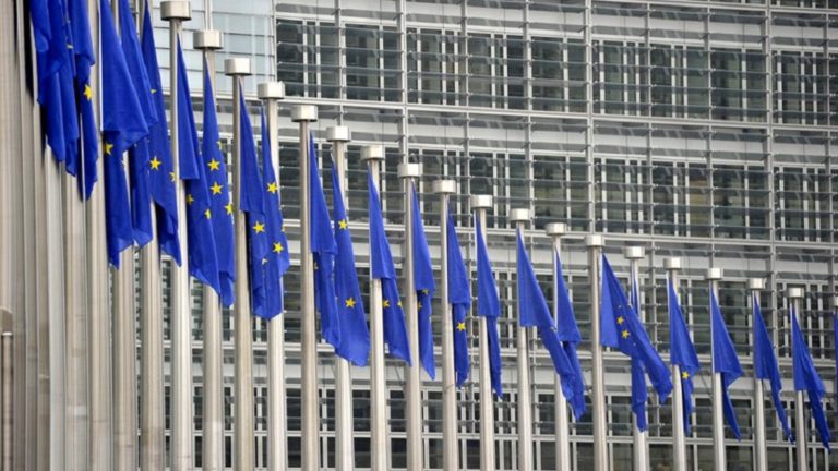 Η ΕΕ καλεί την Τεχεράνη να αναθεωρήσει την απόφαση της αφαίρεσης της διαπίστευσης επιθεωρητών της ΙΑΕΑ