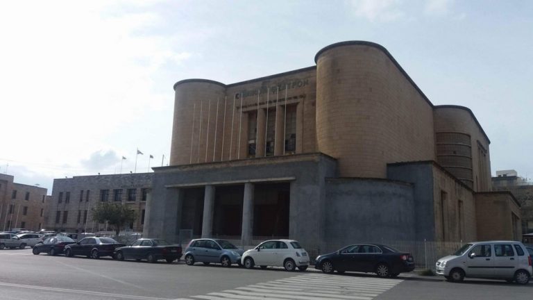 Χρήματα για το Εθνικό Θέατρο ζητά από το «Σταύρος Νιάρχος» ο δήμαρχος Ρόδου