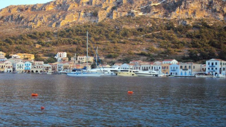 9 μετανάστες στο Καστελλόριζο – Συνελήφθη ο διακινητής