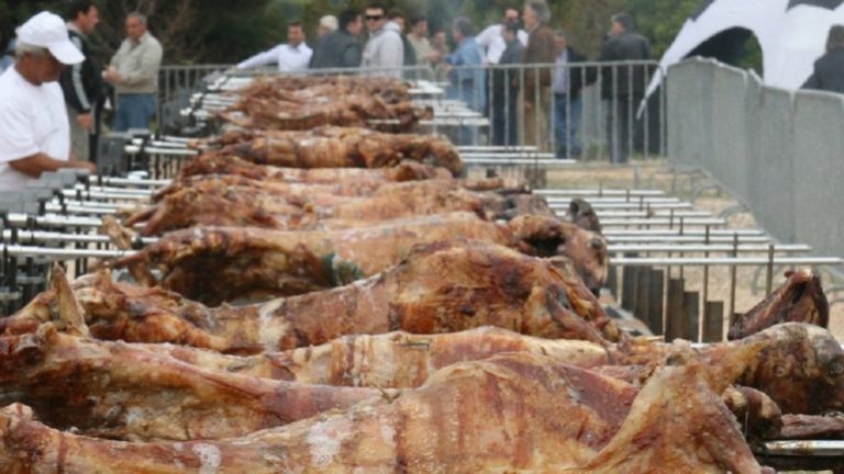 Φθηνότερο το πασχαλινό τραπέζι