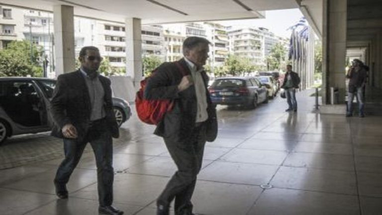 Αξιολόγηση: “Στόχος να έχουν κλείσει όλα  μέχρι την Κυριακή”-“Ως τις 10/5 η συμφωνία στη Βουλή”