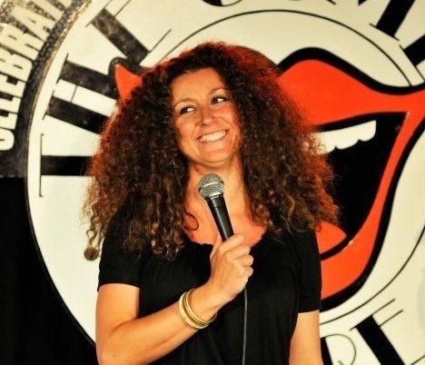 Βελτίωση παρουσιάζει η υγεία της stand up comedian Κατερίνας Βρανά
