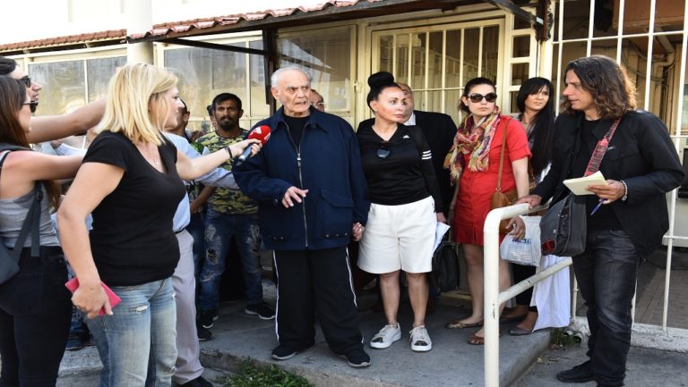 Αποφυλακίστηκε ο Άκης Τσοχαζόπουλος (video)