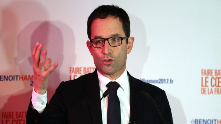 Διακομματικό κίνημα για  την αριστερά από τον Μπ. Αμόν